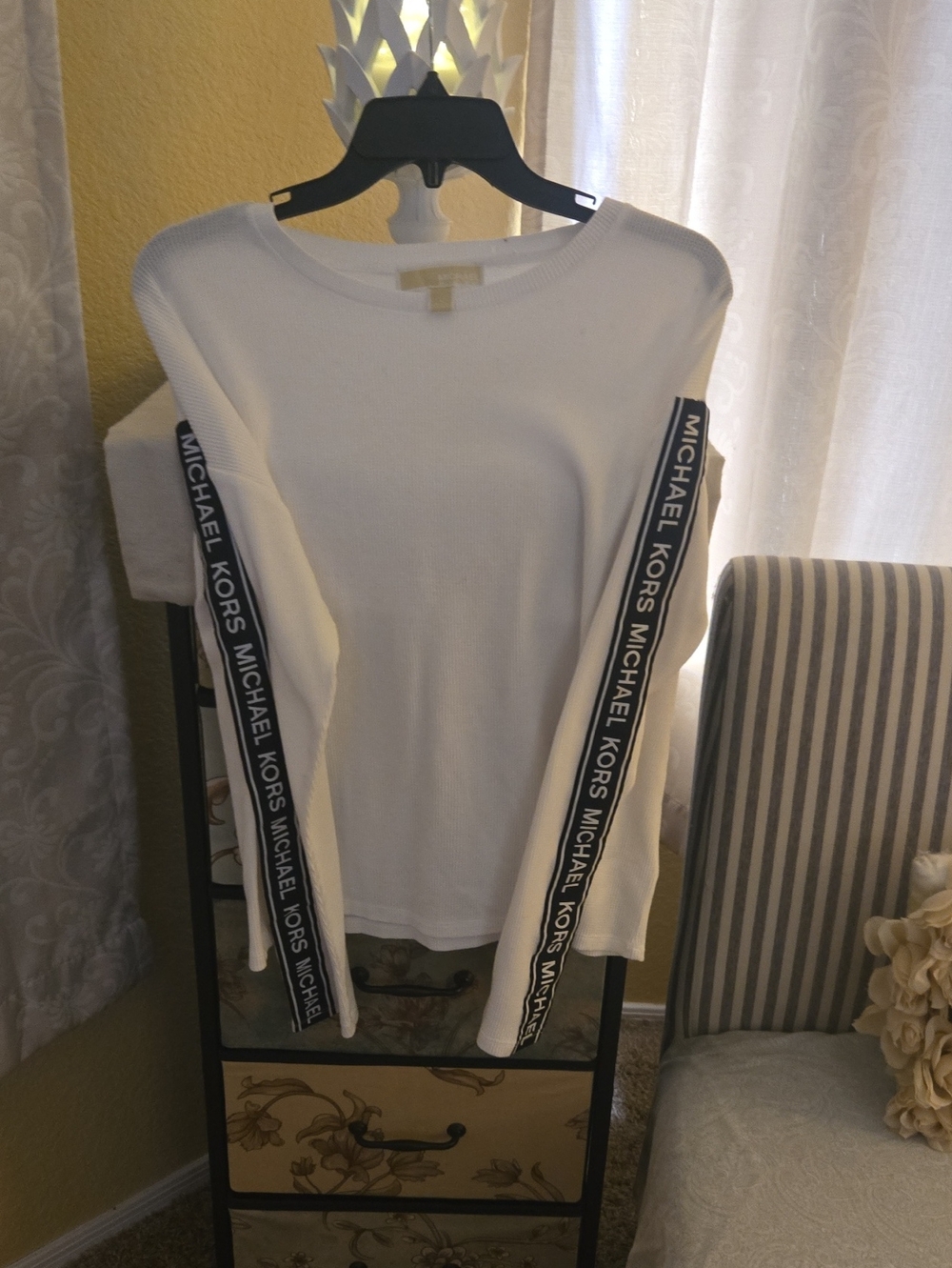💮Michael Kors White Long-Sleeve Logo-Trim Sweatshirt